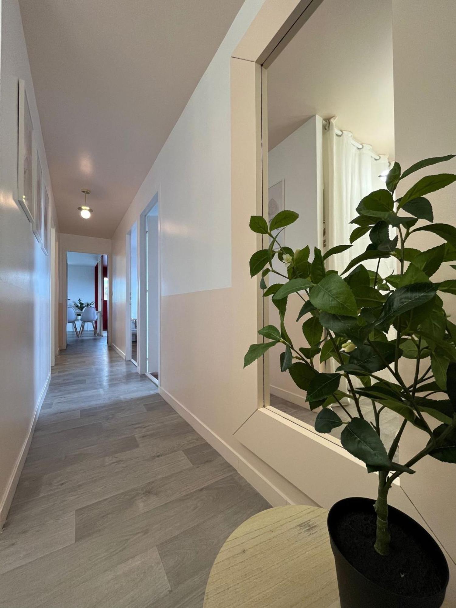 Golden Dreamscape - Superbe, Calme Et Lumineux Apartment โทนง-เลส์-แบงส์ ภายนอก รูปภาพ